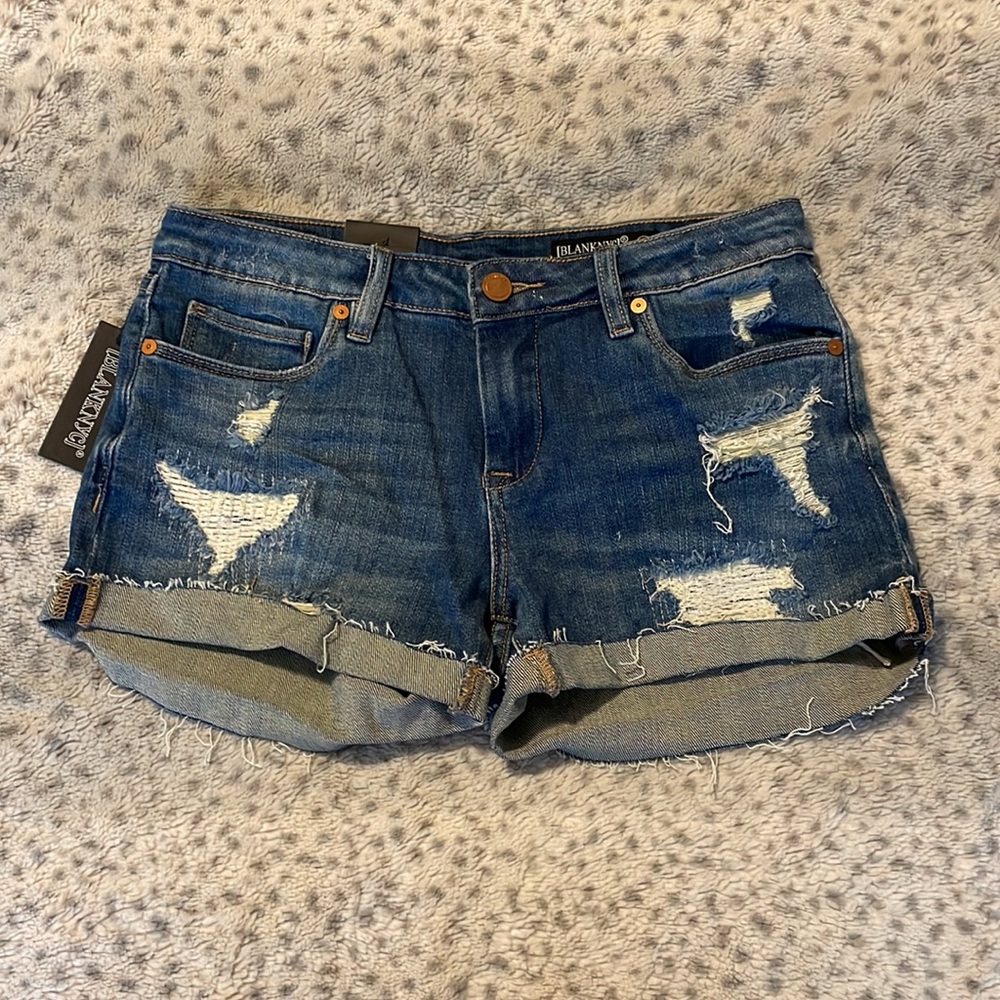 BlankNYC The Fulton Roll Up Shorts - Picture 6 of 11